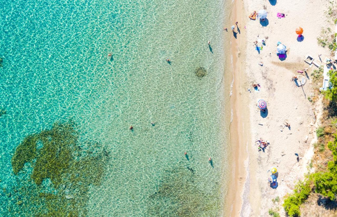 Light Blue Hotel Nea Kallikrateia エクステリア 写真