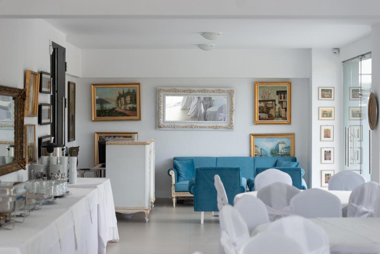 Light Blue Hotel Nea Kallikrateia エクステリア 写真