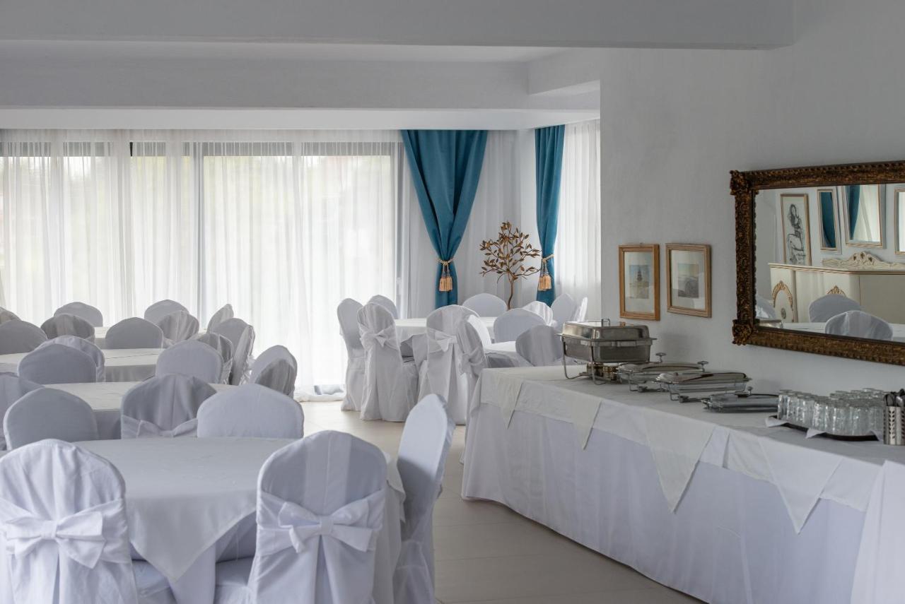 Light Blue Hotel Nea Kallikrateia エクステリア 写真