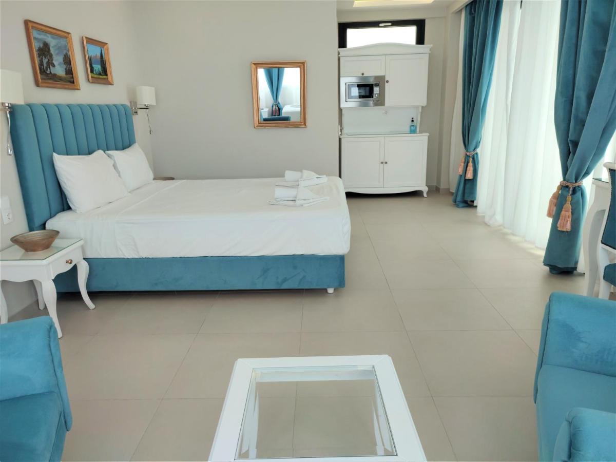 Light Blue Hotel Nea Kallikrateia エクステリア 写真
